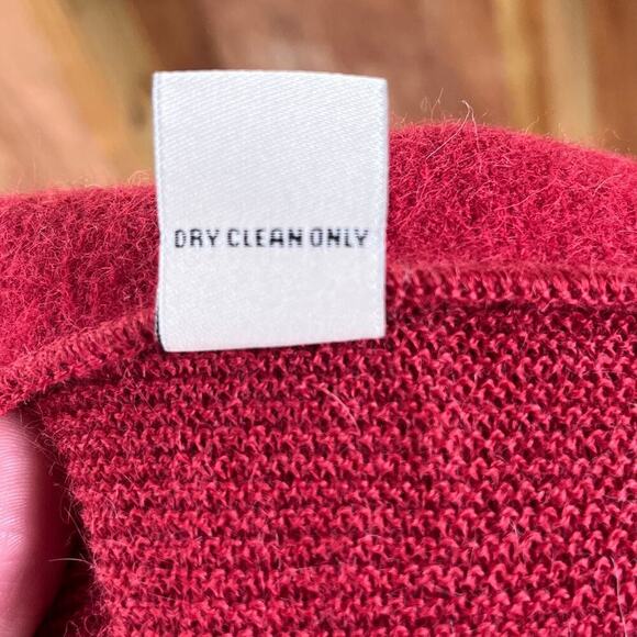 Beyond Threads Women's Red Asymmetric Alpaca Cardigan Sweater Scarlet Size 1X - Picture 10 of 10